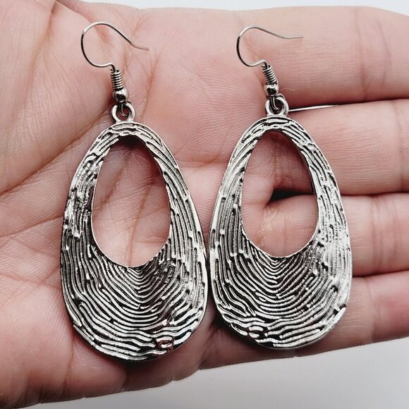 Teardrop Shaped Earrings Drop Dangle Silver Tone Textured Bumpy Modern Timeless - Picture 1 of 5